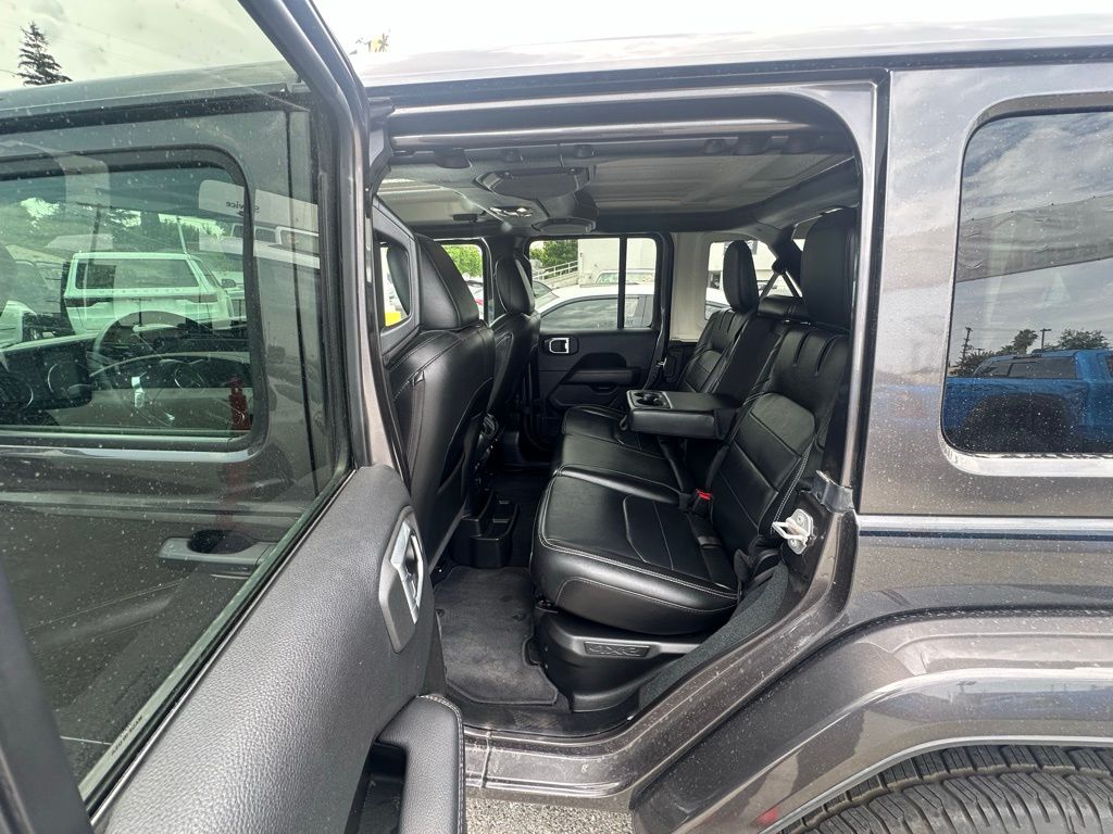 2022 Jeep Wrangler Unlimited Sahara 4xe photo 6