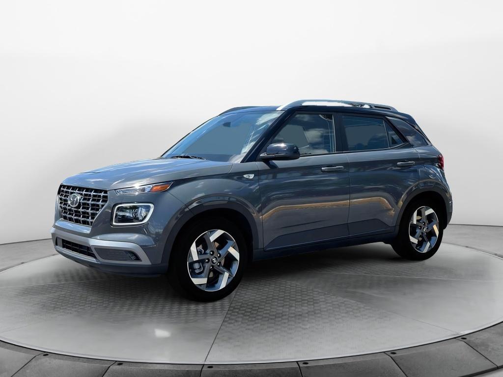 2025 Hyundai Venue Limited photo 2