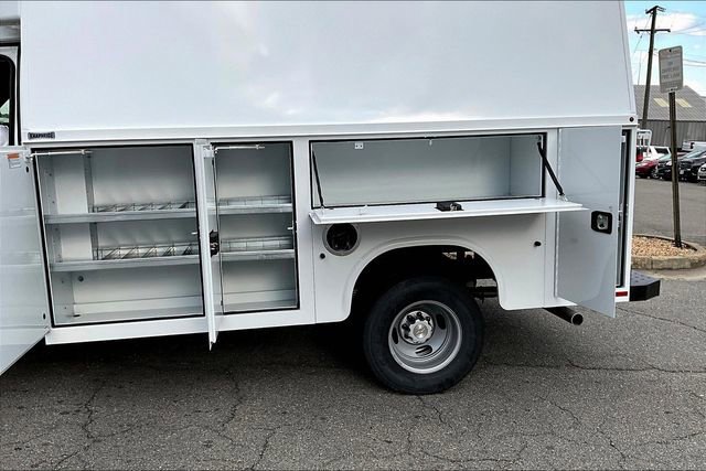 2024 Chevrolet Express 3500 Work Van Cutaway photo 6