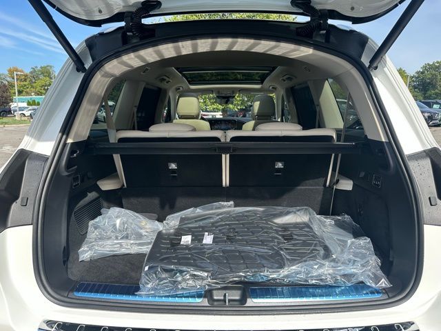 2026 Mercedes Benz GLS 450 4MATIC photo 40