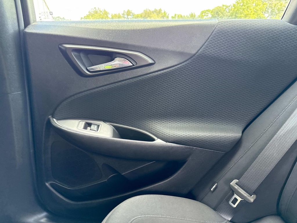 2023 Chevrolet Malibu 1LT photo 13