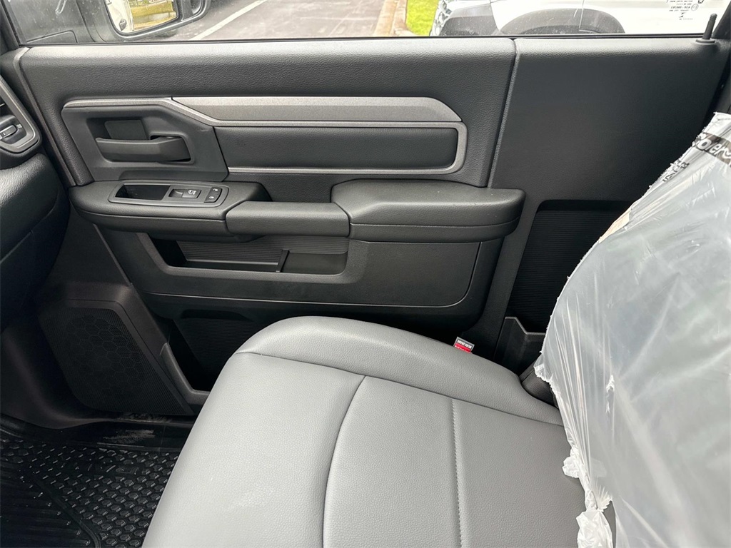 2024 Ram 2500 Tradesman photo 18