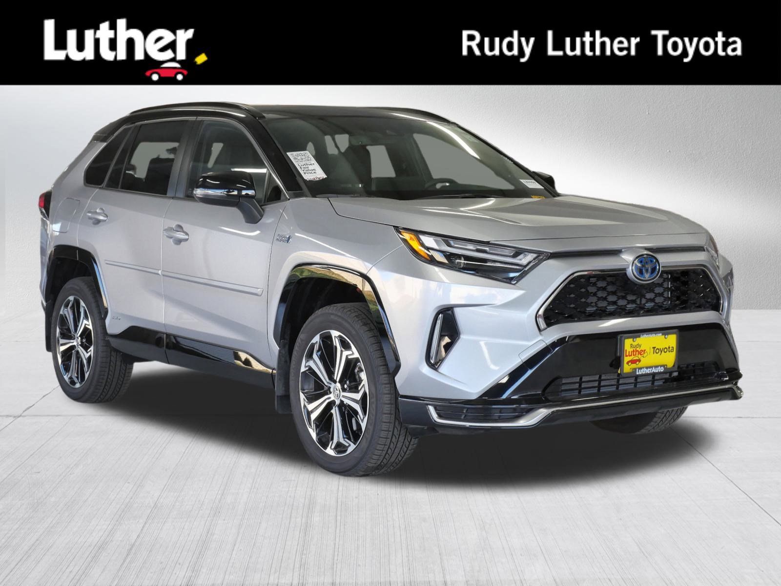 2024 Toyota RAV4 XSE's photo