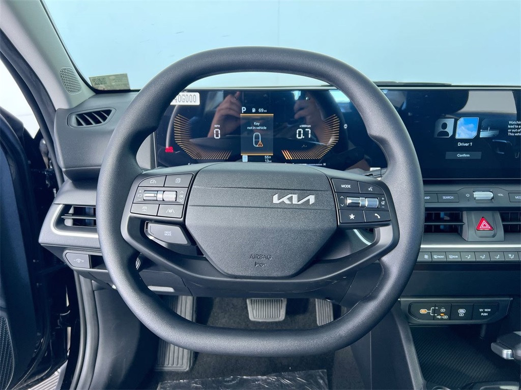 2025 Kia K4 LXS photo 12