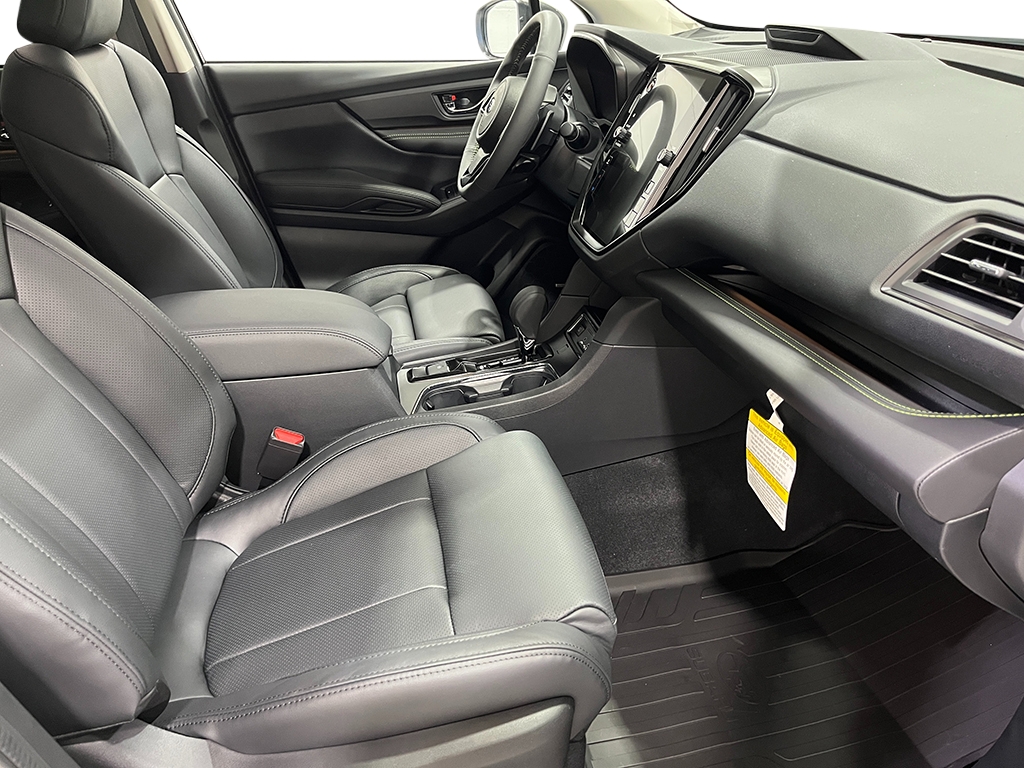 2025 Subaru Ascent Onyx Edition Touring photo 18