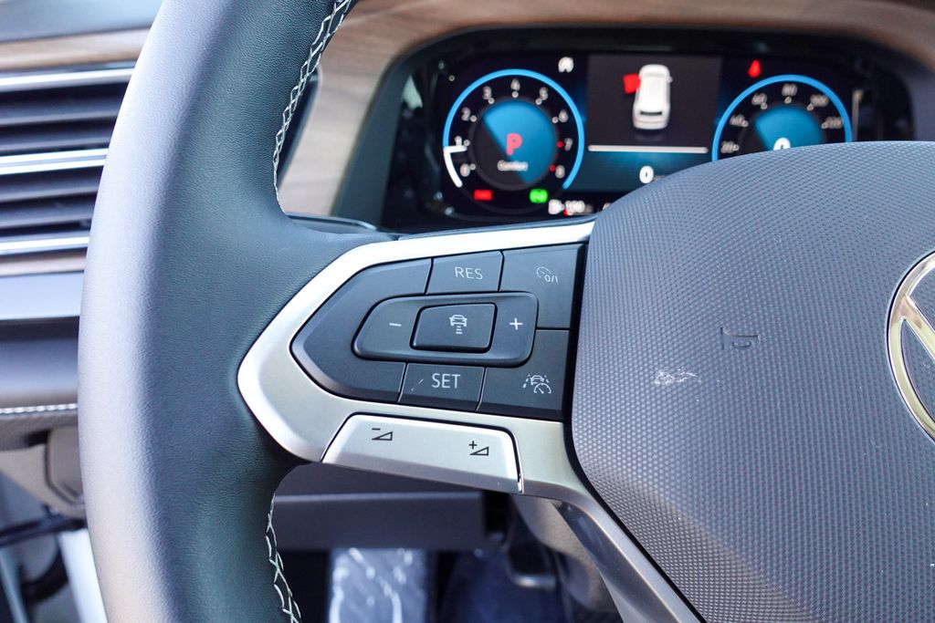 2026 Volkswagen Atlas SE Technology photo 16