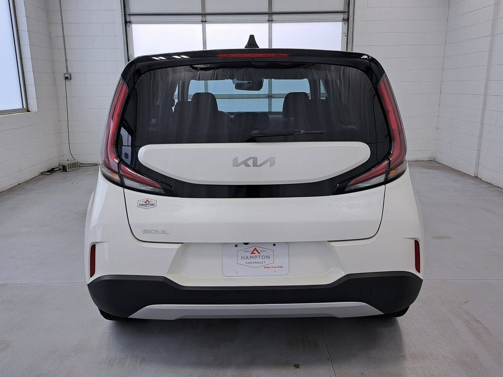 2023 Kia Soul LX photo 2