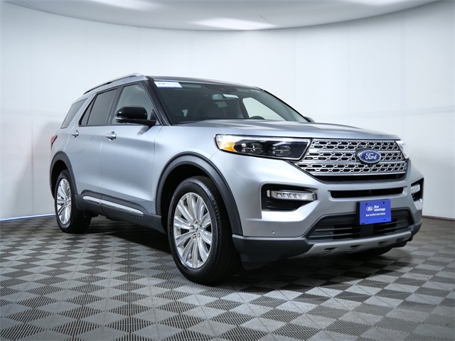 2023 Ford Explorer Limited's photo
