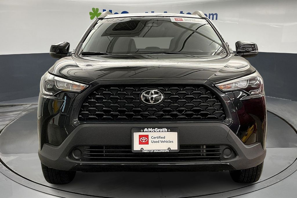 2024 Toyota Corolla Cross LE photo 3