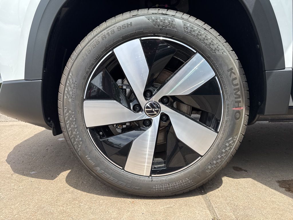 2025 Volkswagen Taos S photo 25