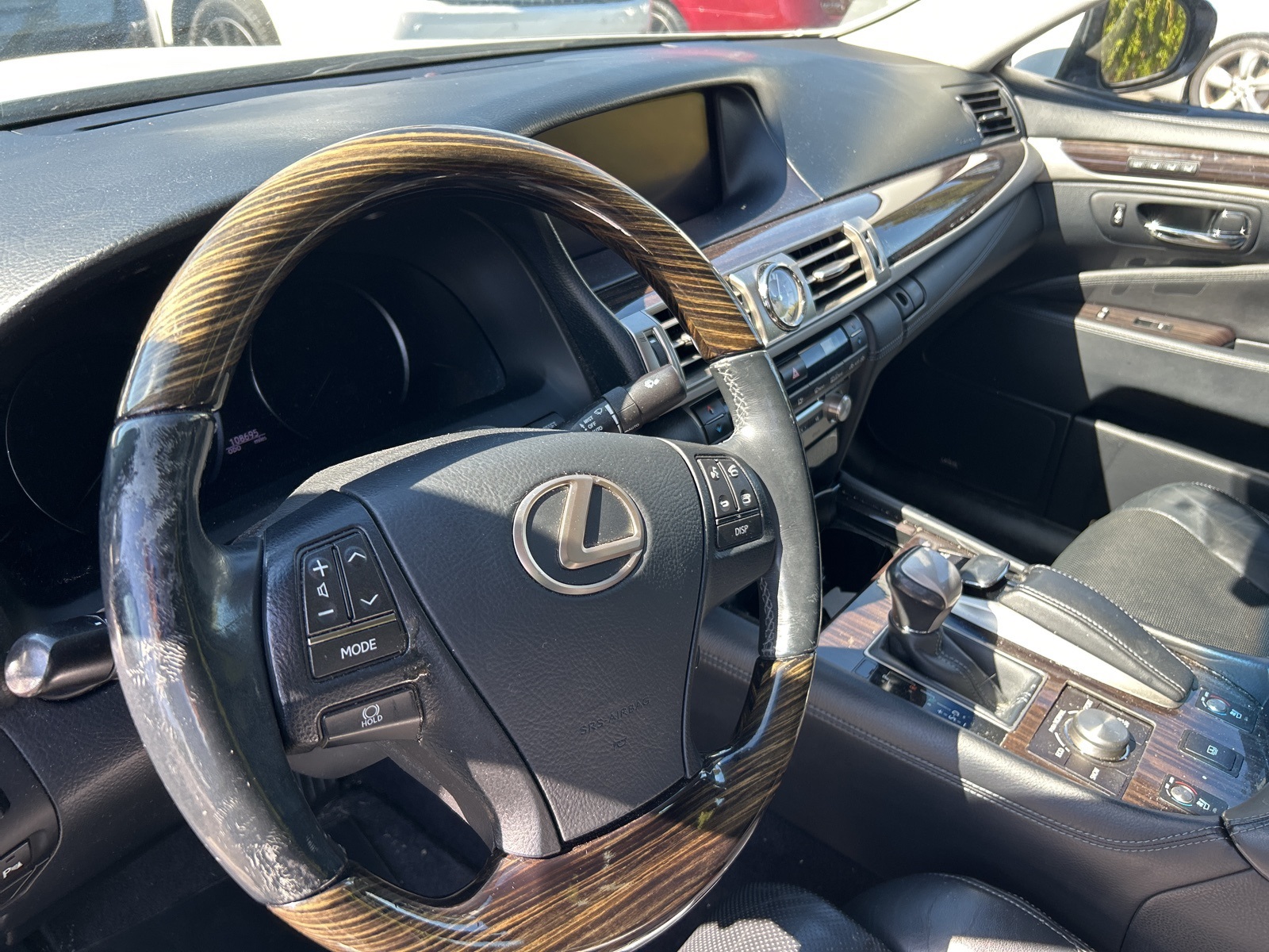 2014 Lexus LS 460 photo 9