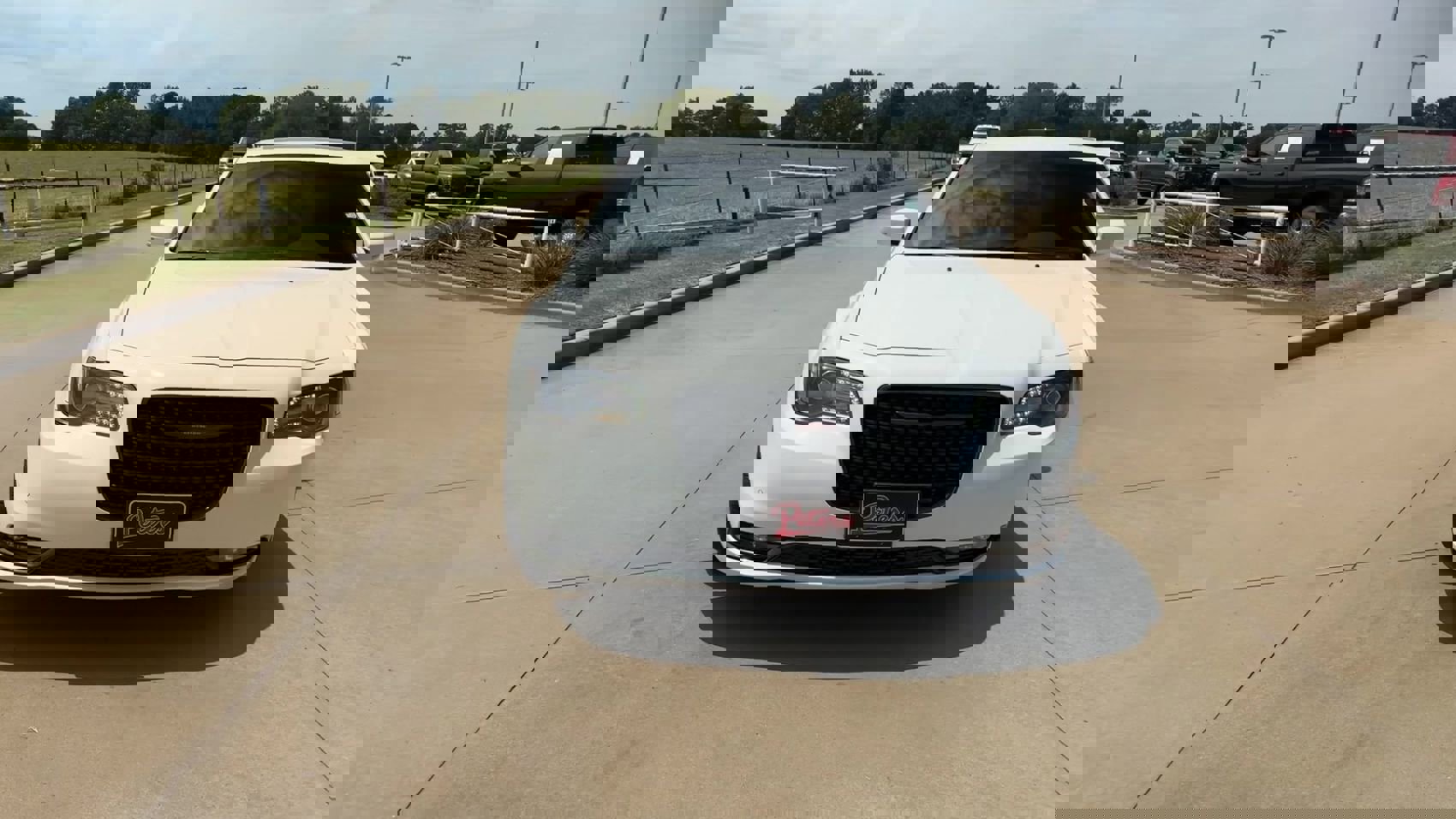 2023 Chrysler 300 photo 2