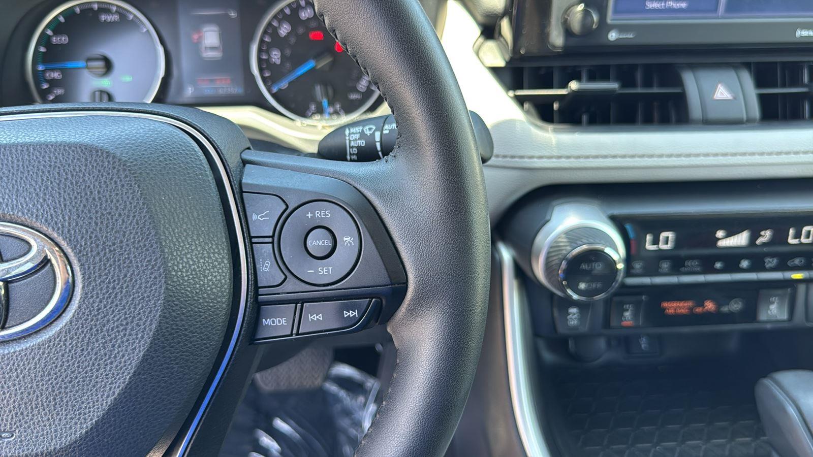 2022 Toyota RAV4 Hybrid XLE photo 15