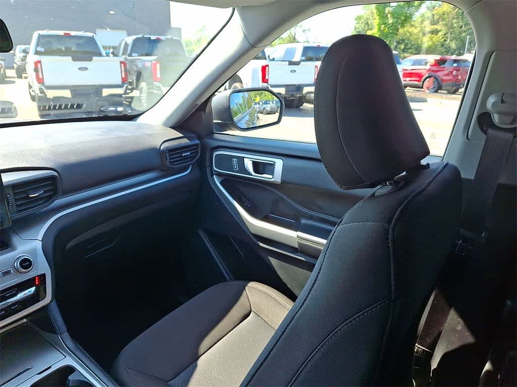2022 Ford Explorer XLT photo 6