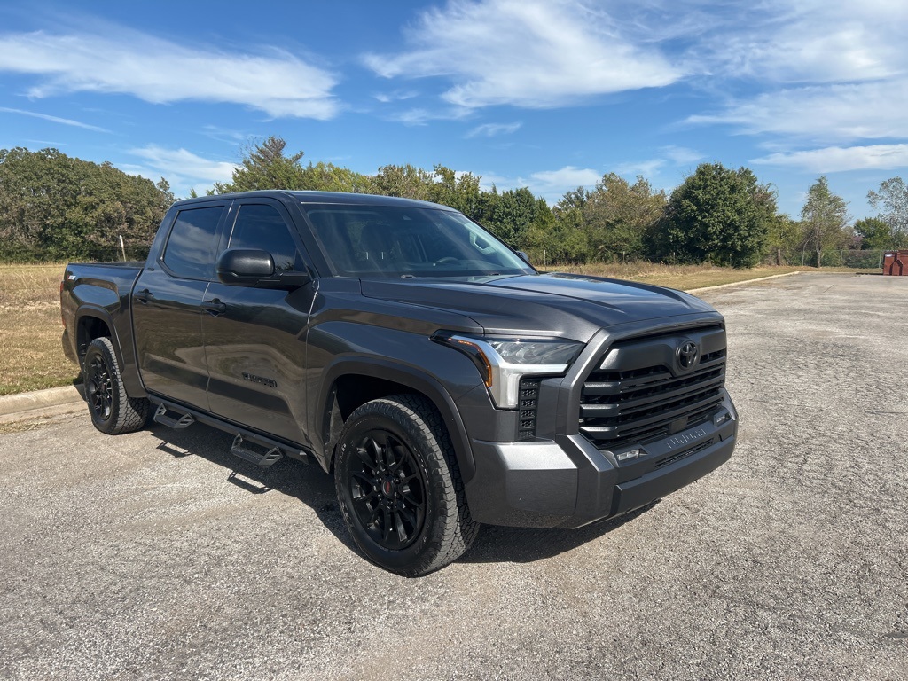 2022 Toyota Tundra SR5 photo 3