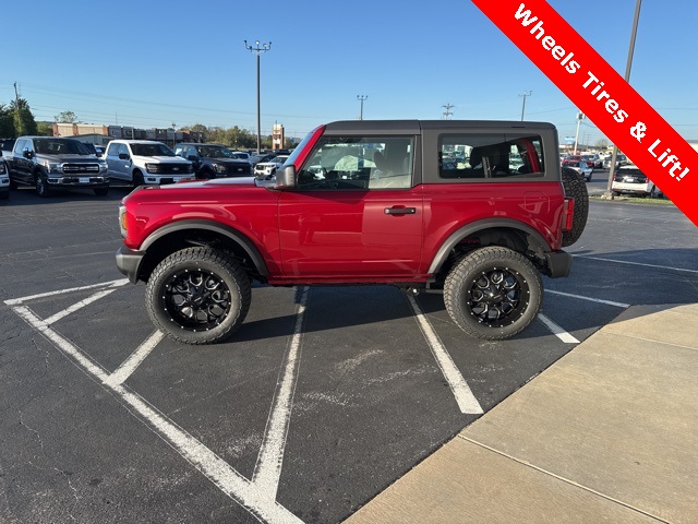 2025 Ford Bronco Base photo 2