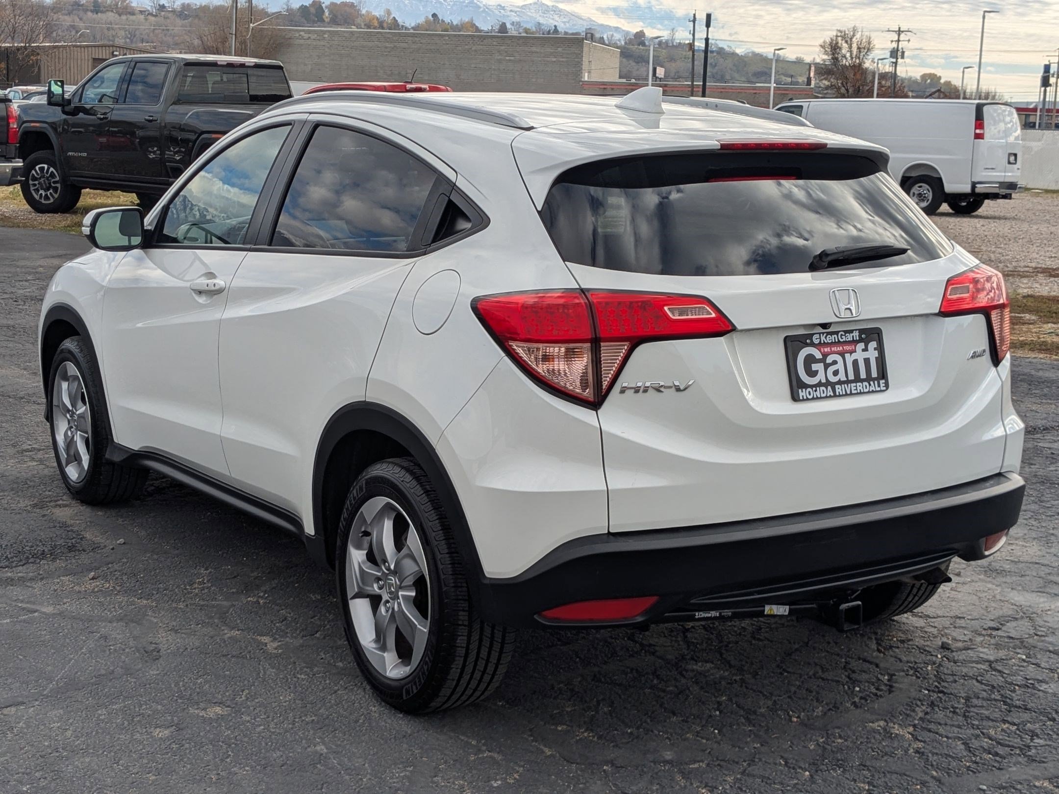 2017 Honda HR-V EX-L photo 4