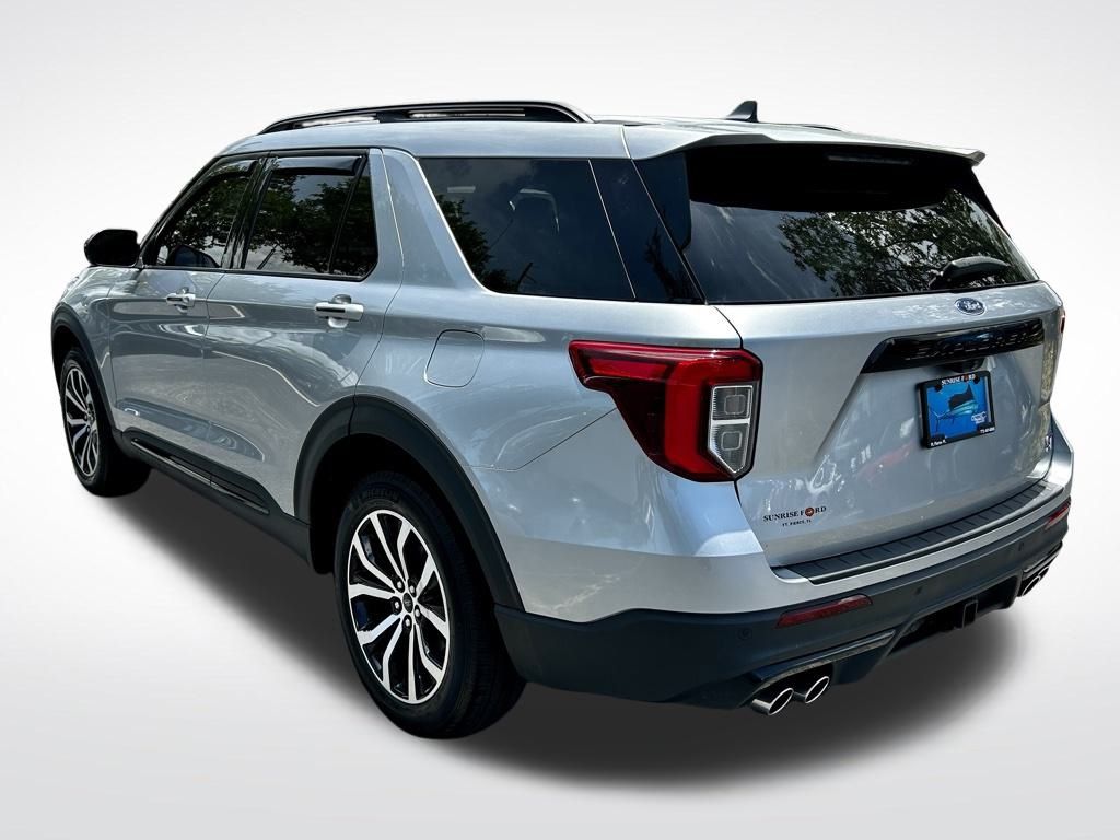 2023 Ford Explorer ST photo 4