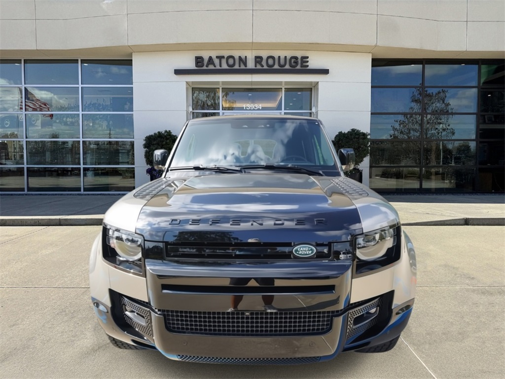 2024 Land Rover Defender 130 X photo 2