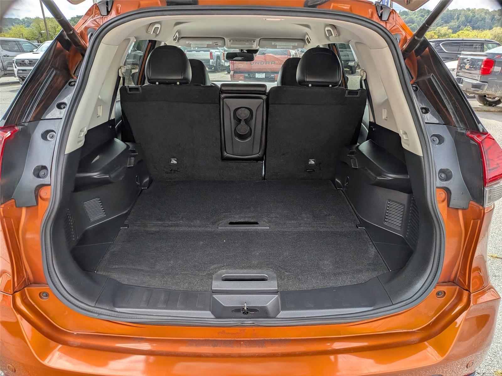 2019 Nissan Rogue SL photo 28
