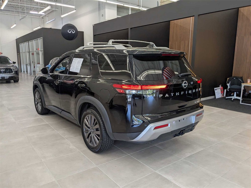 2023 Nissan Pathfinder SL photo 4
