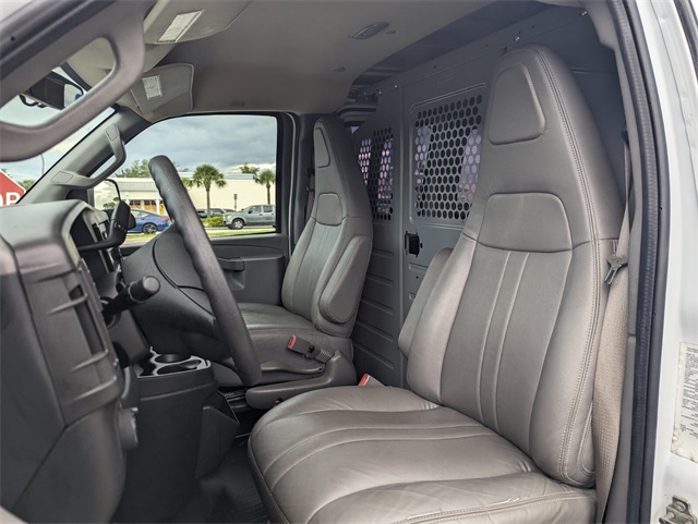 2018 Gmc Savana 2500 photo 2