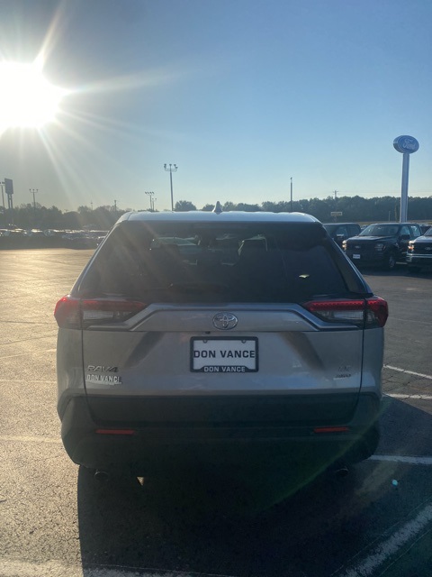 2024 Toyota RAV4 LE photo 7
