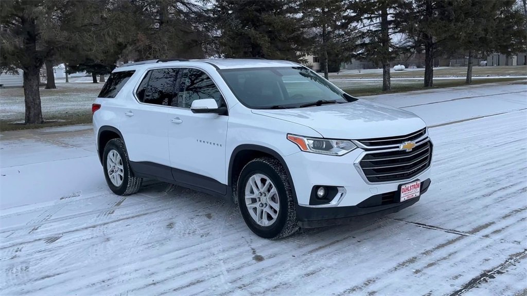 Used 2018 Chevrolet Traverse 1LT with VIN 1GNEVGKW5JJ220917 for sale in Oslo, Minnesota