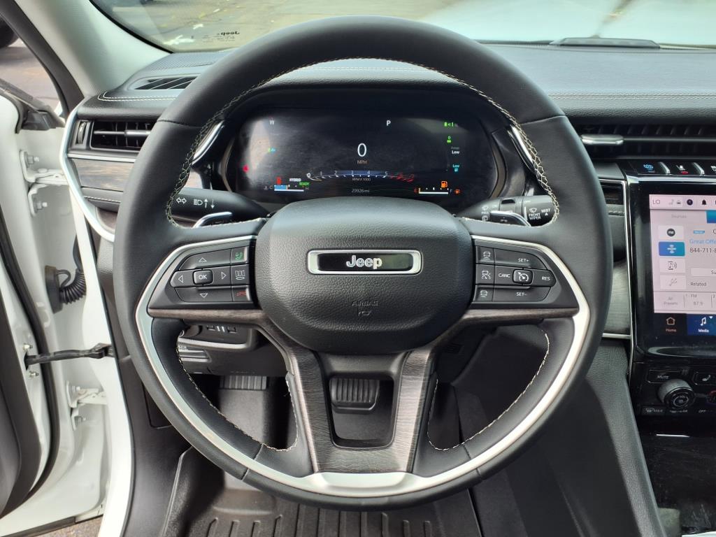 2023 Jeep Cherokee Base photo 23