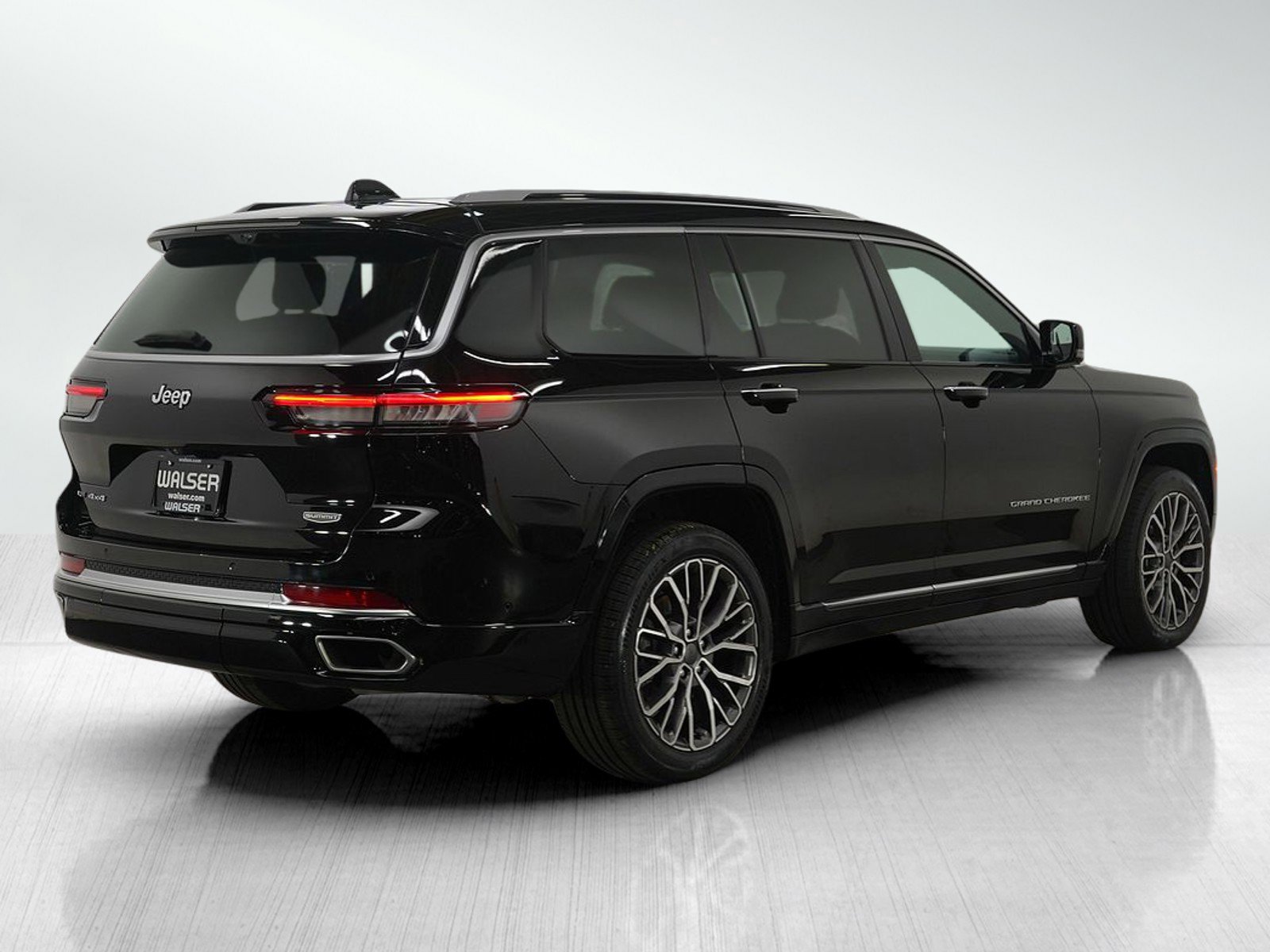 2022 Jeep Grand Cherokee L Summit photo 4