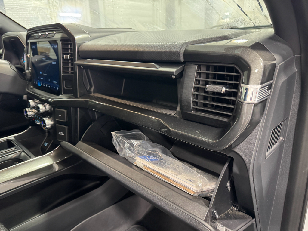 2023 Ford F-150 XLT photo 17