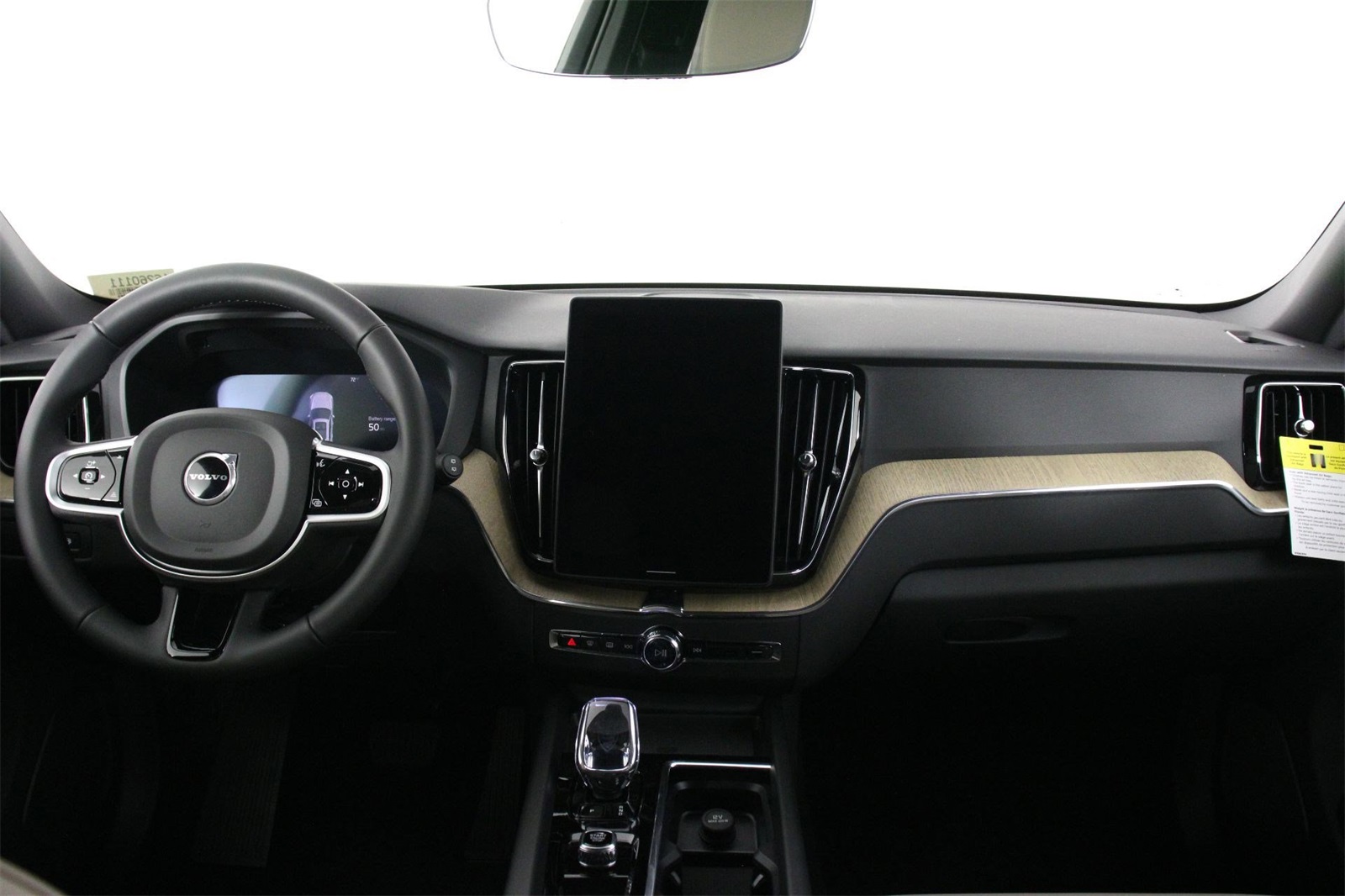 2026 Volvo XC60 Hybrid T8 Plus photo 5