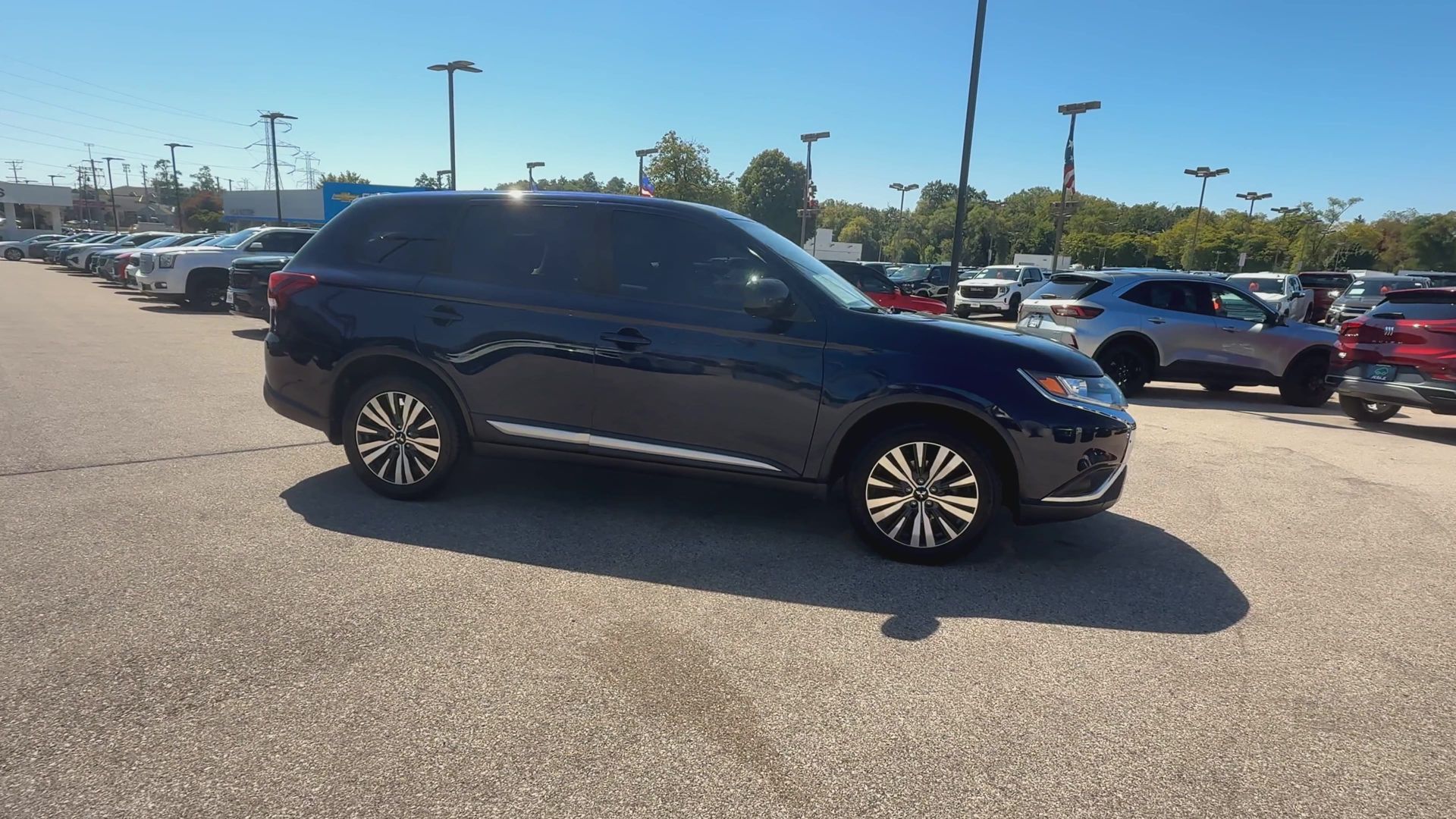 2020 Mitsubishi Outlander ES photo 32