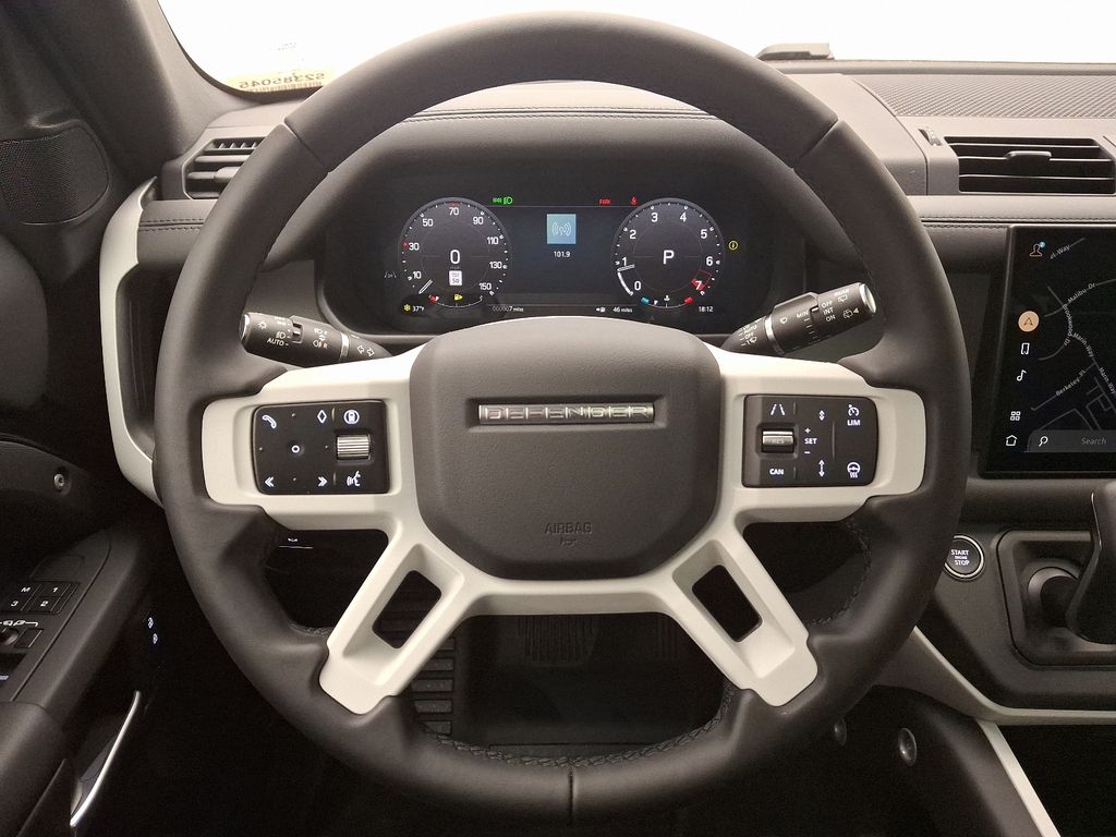 2025 Land Rover Defender 110 S photo 12