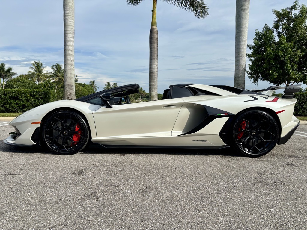 2020 Lamborghini Aventador SVJ Roadster photo 36