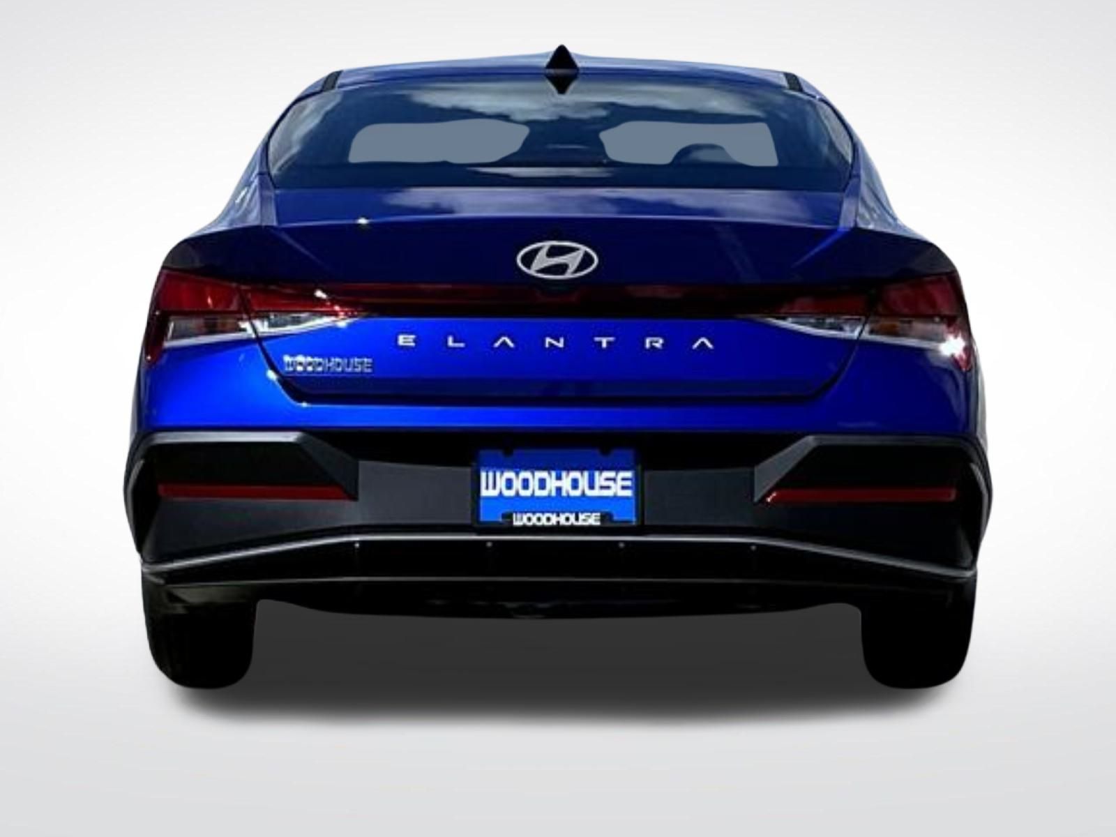 2025 Hyundai Elantra SE photo 5