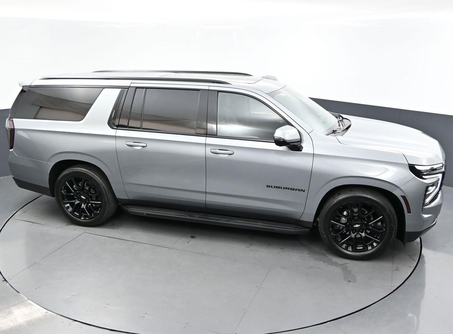 2025 Chevrolet Suburban RST photo 40