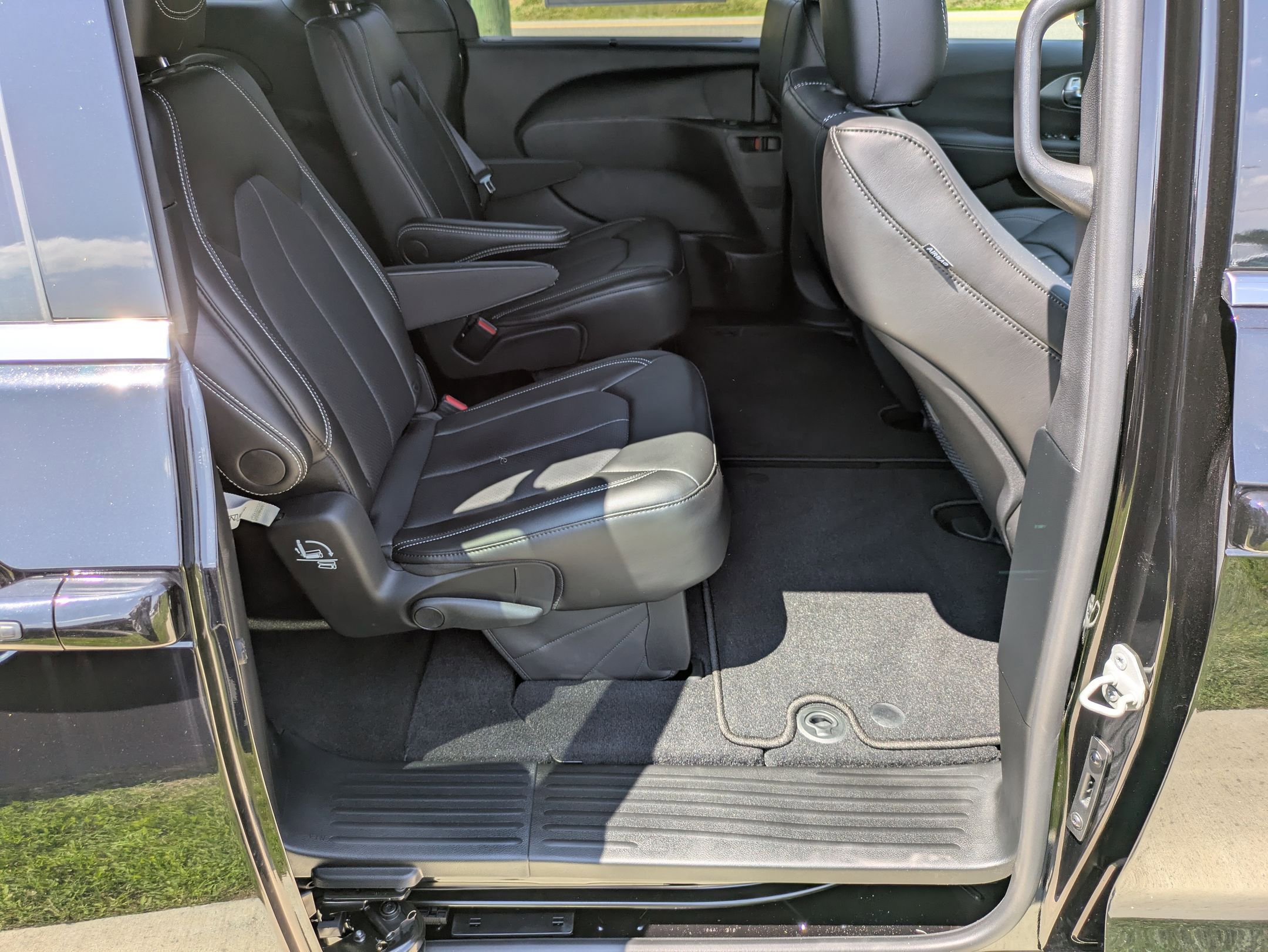 2025 Chrysler Voyager LX photo 26