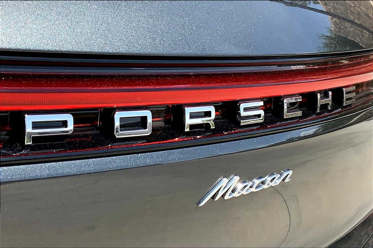 2025 Porsche Macan S photo 22