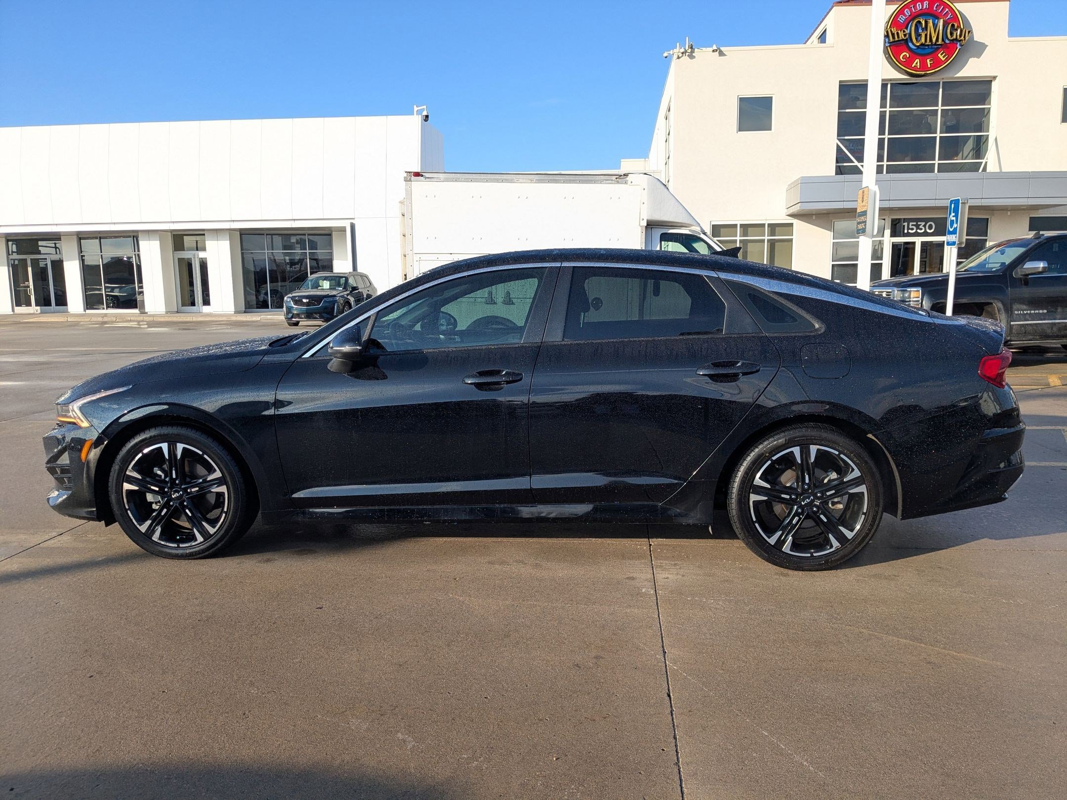 2022 Kia K5 GT-Line photo 2