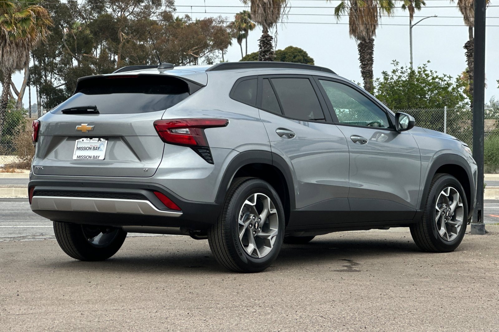 2025 Chevrolet Trax LT photo 4