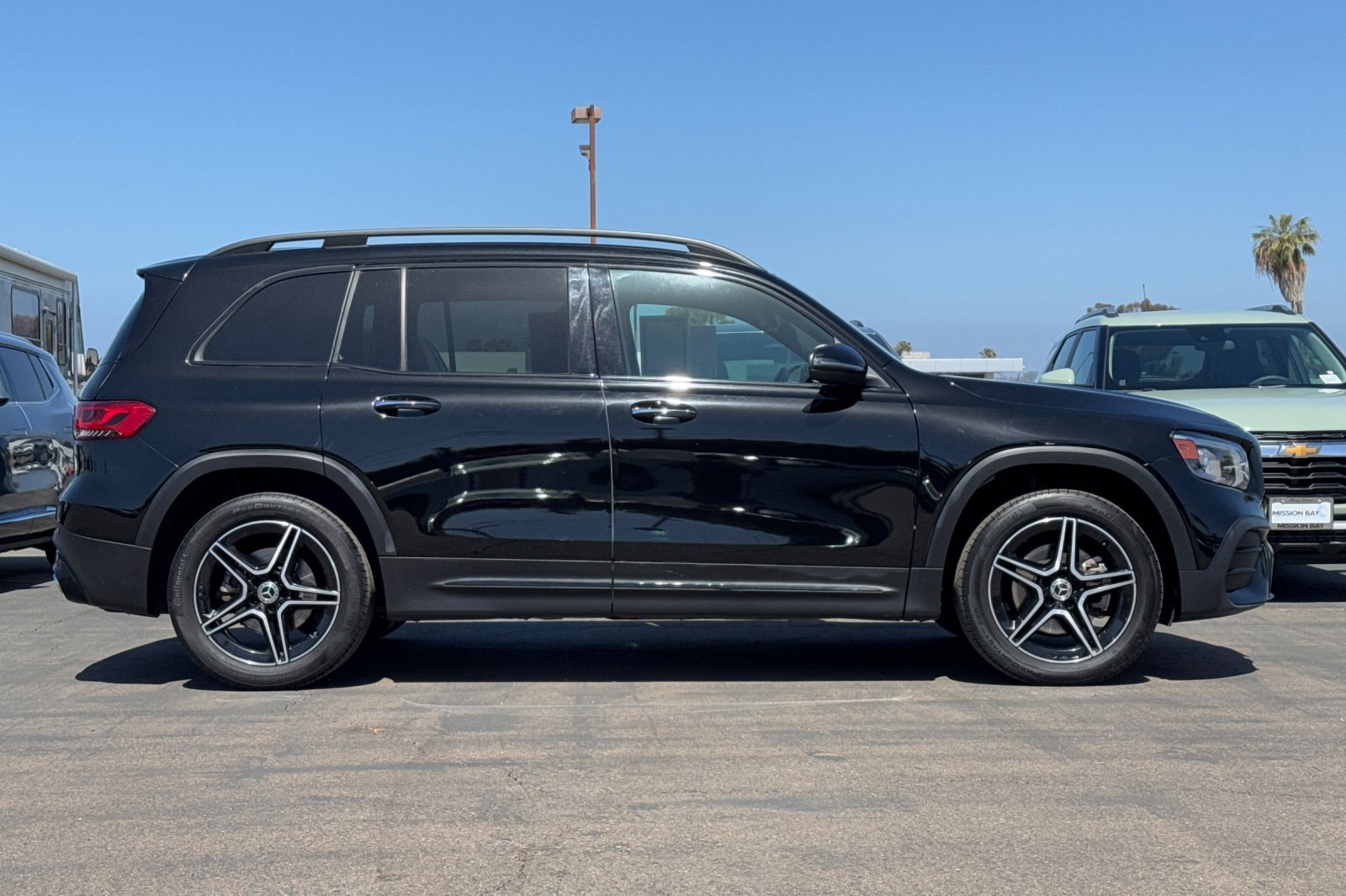 2022 Mercedes Benz GLB 250 photo 3