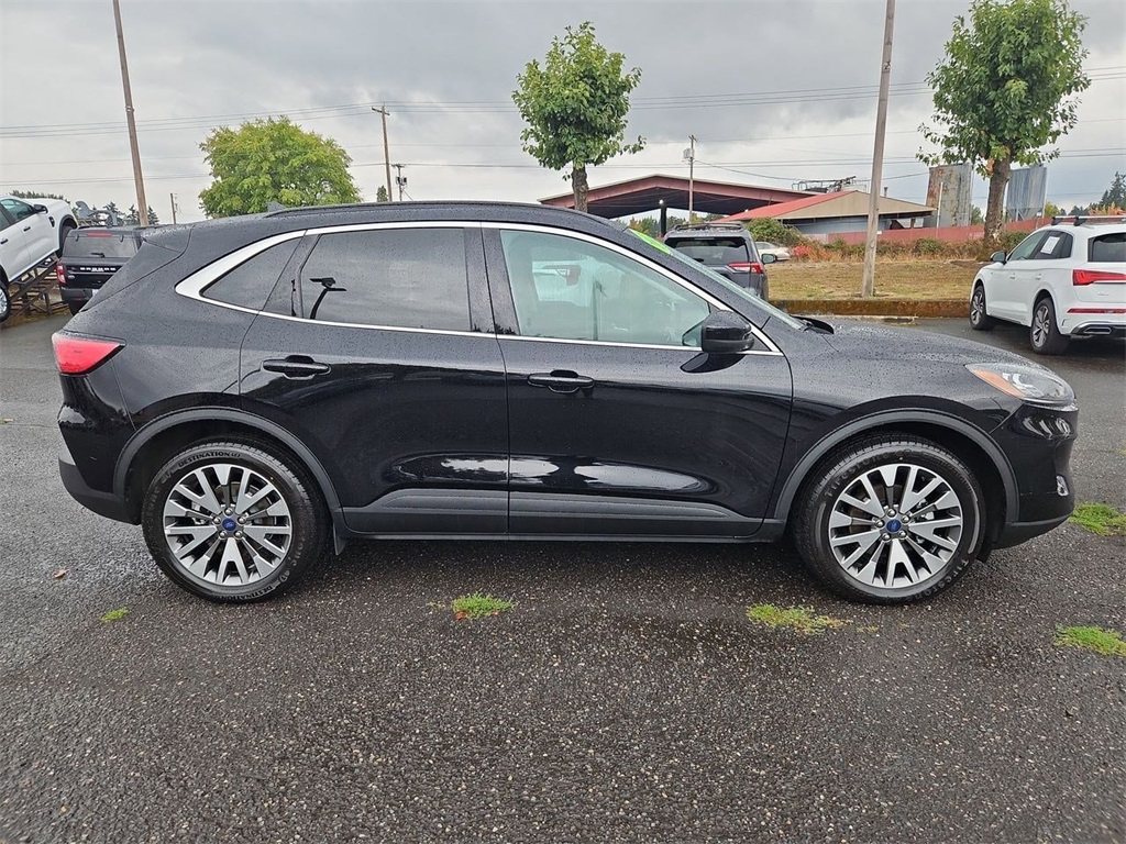 2022 Ford Escape Hybrid Titanium photo 3