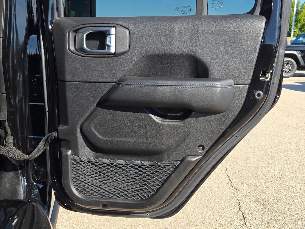 2023 Jeep Wrangler Rubicon 4xe photo 12