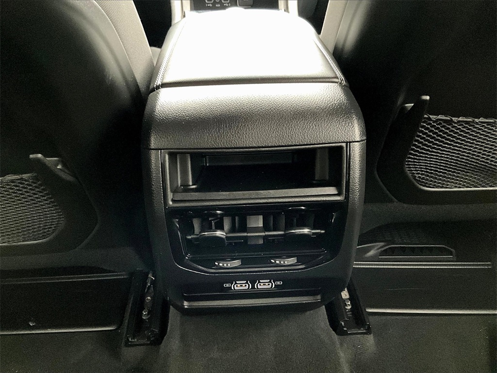 2023 Jeep Grand Cherokee Laredo photo 28