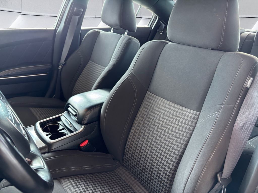 2023 Dodge Charger SXT photo 8