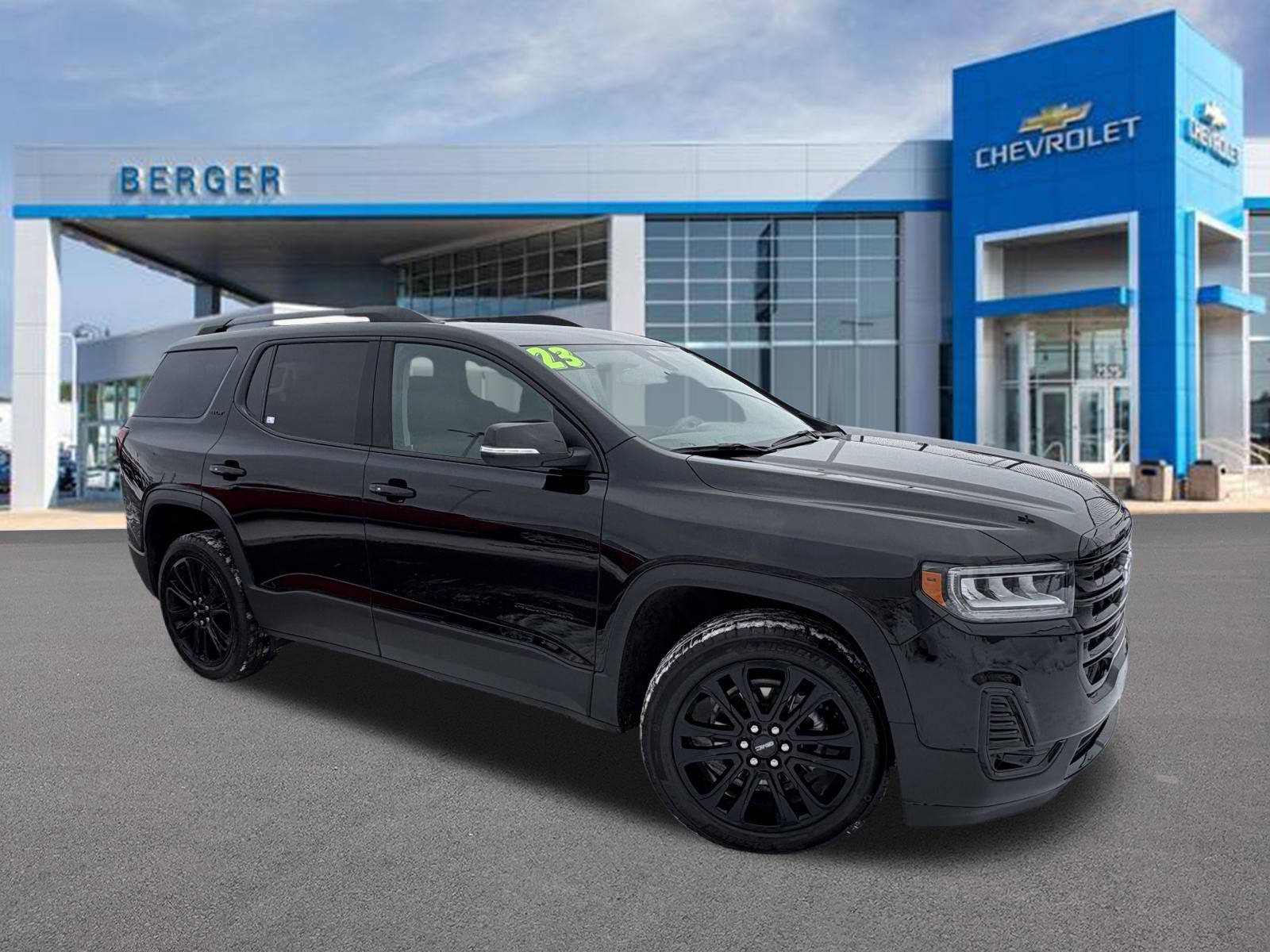 2023 GMC Acadia SLT's photo