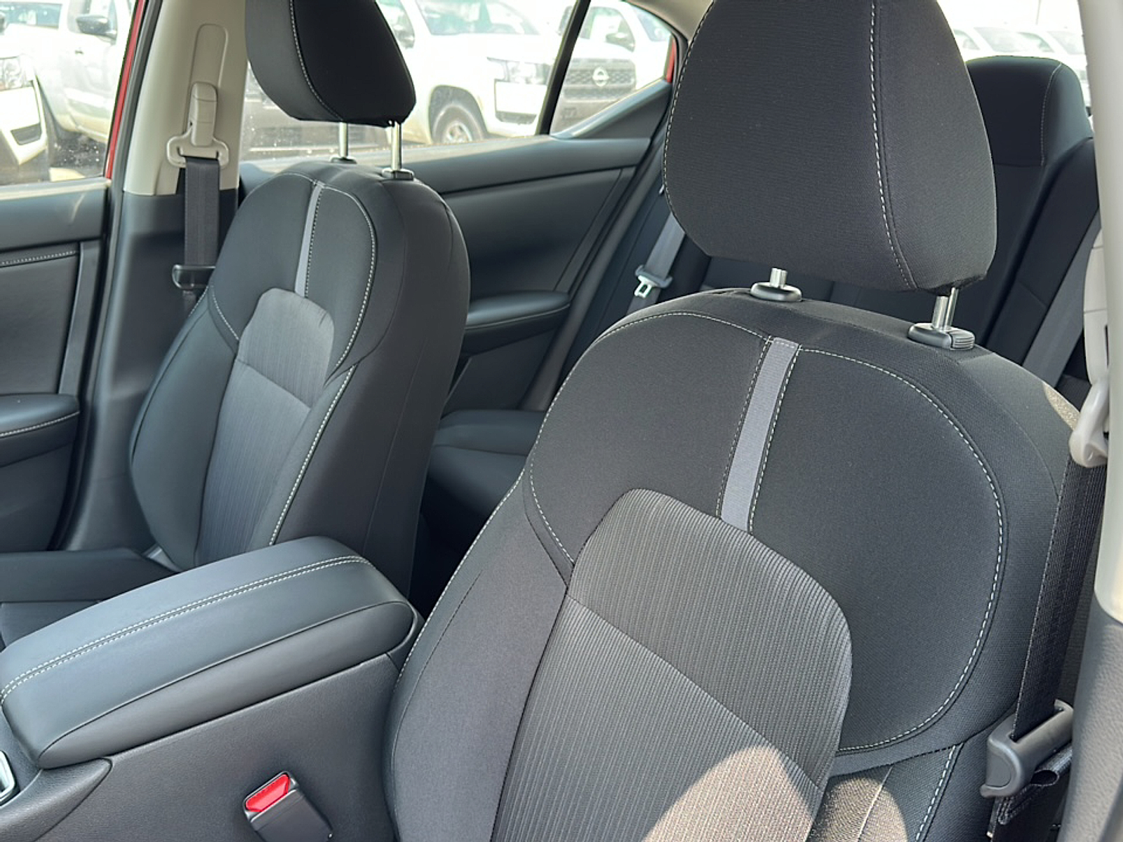 2025 Nissan Sentra SV photo 2
