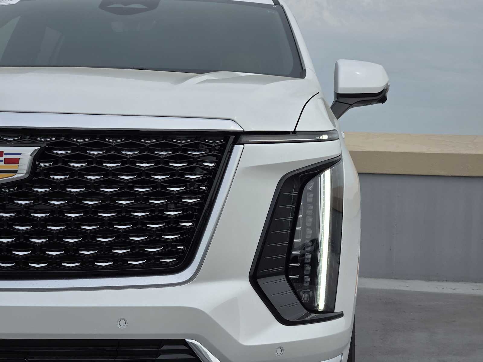 2025 Cadillac Escalade Premium Luxury photo 4