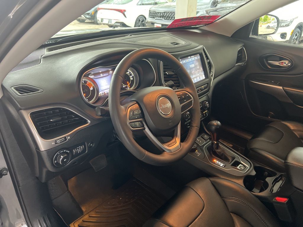 2022 Jeep Cherokee Latitude Lux photo 6